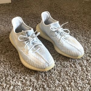 ‘Cloud White’ Yezzy Boost 350 V2